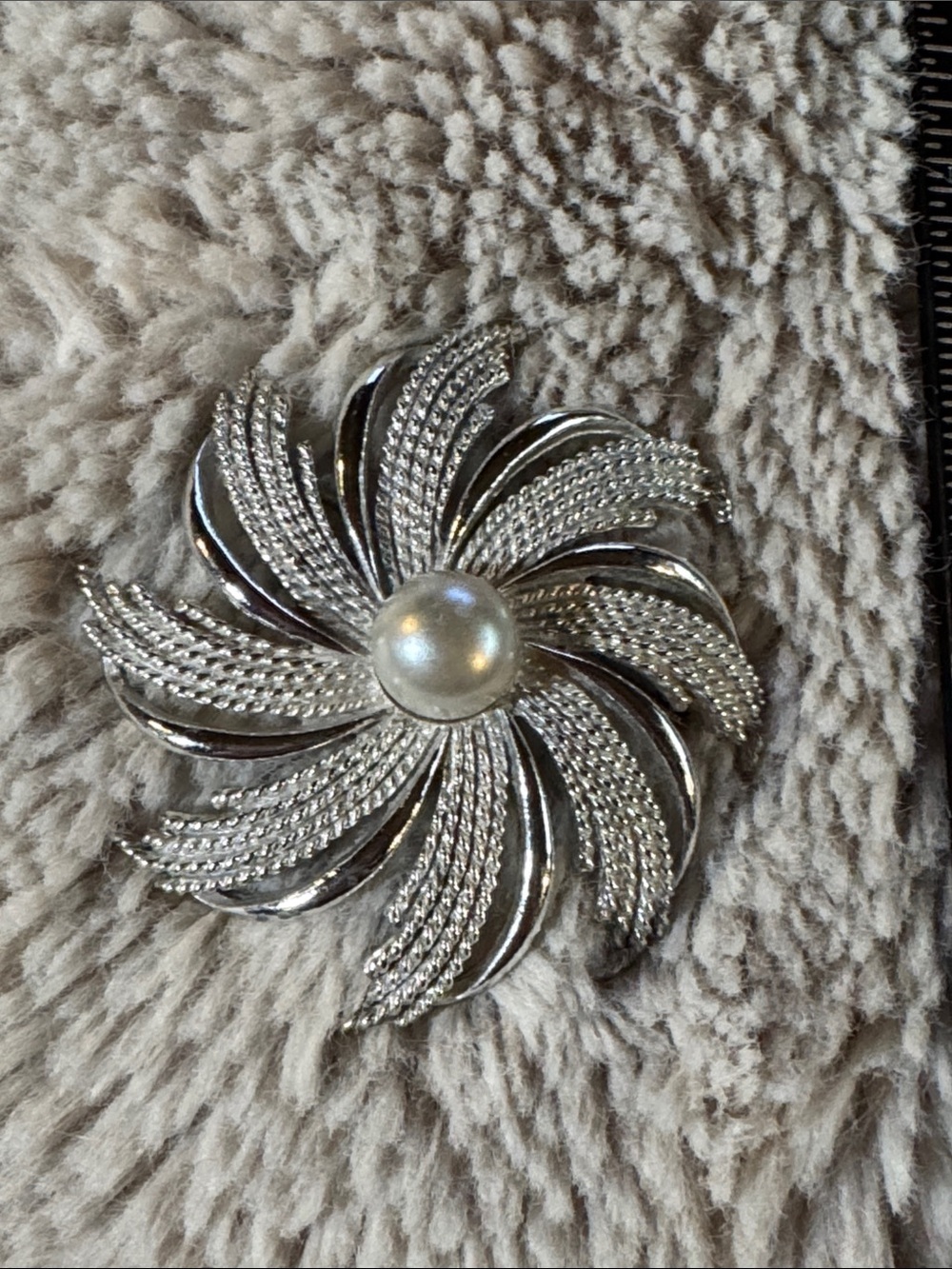 Vintage Sarah Coventry Silver-Tone Floral Swirl Pearl Center Brooch - Silver